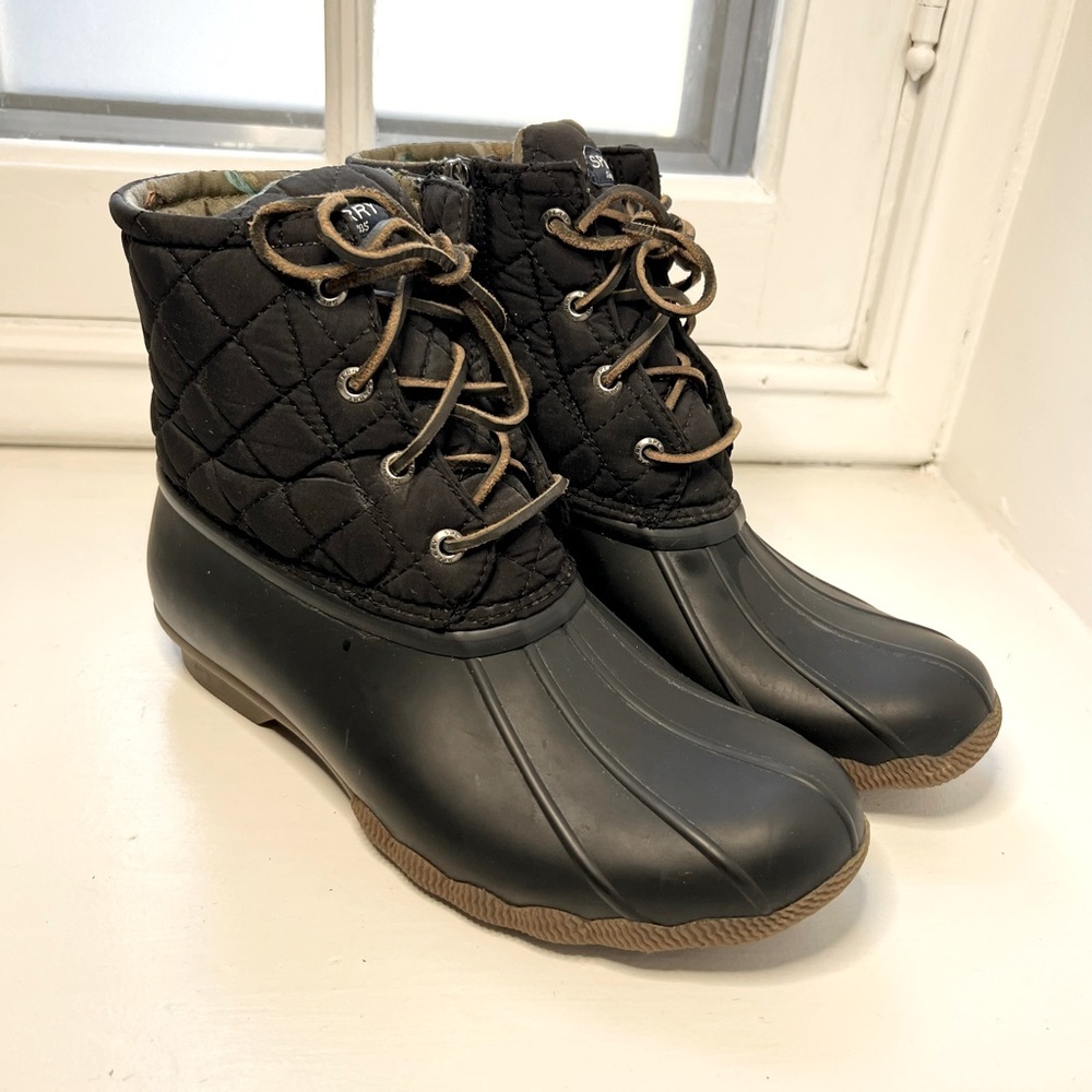 Sperry Saltwater Quilted Duck Boot Black Snow/Rain - Women’s size 8